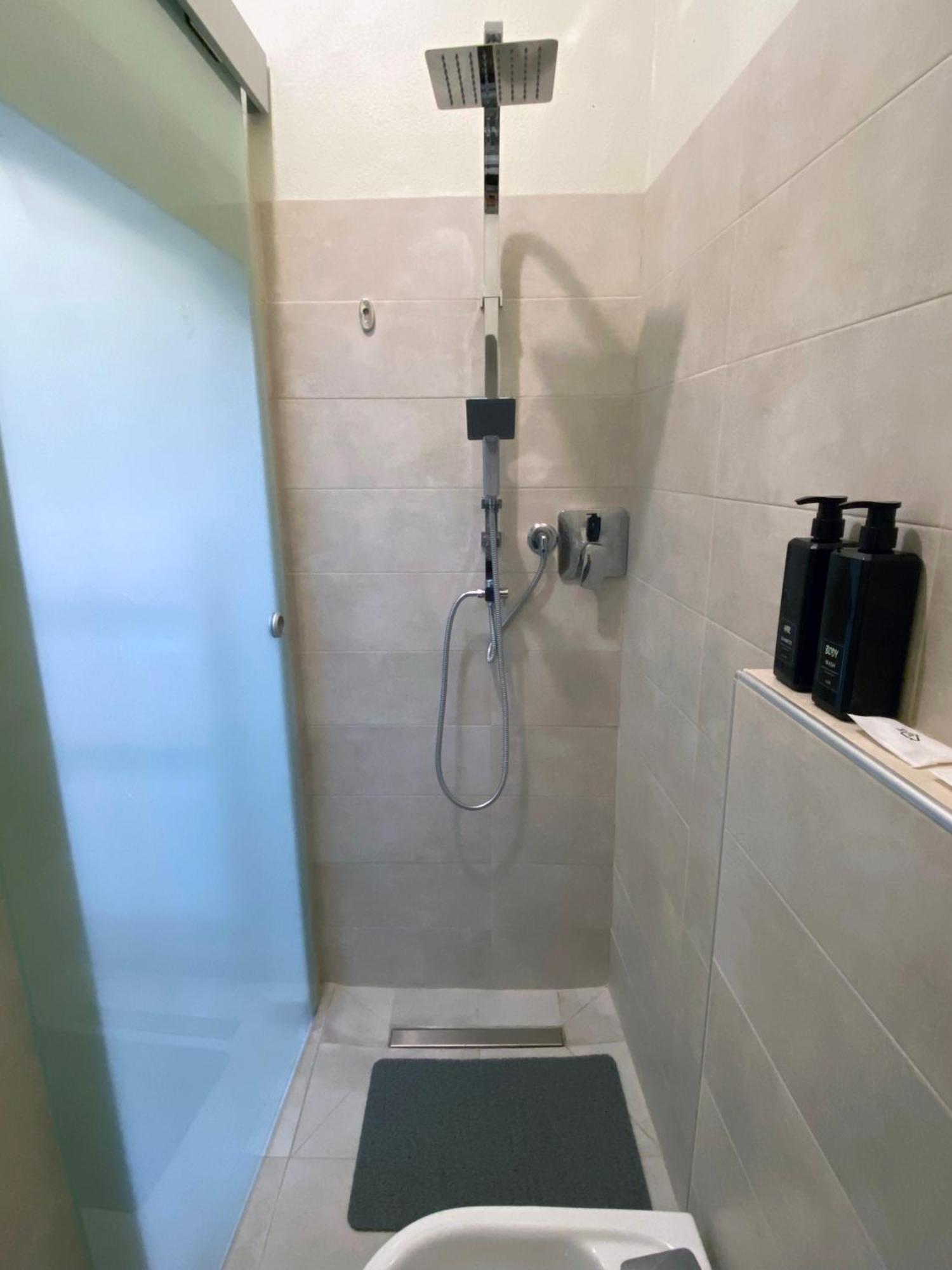 Appartamento Anna - Comfort E Stile In Centro Storico Imola Bagian luar foto