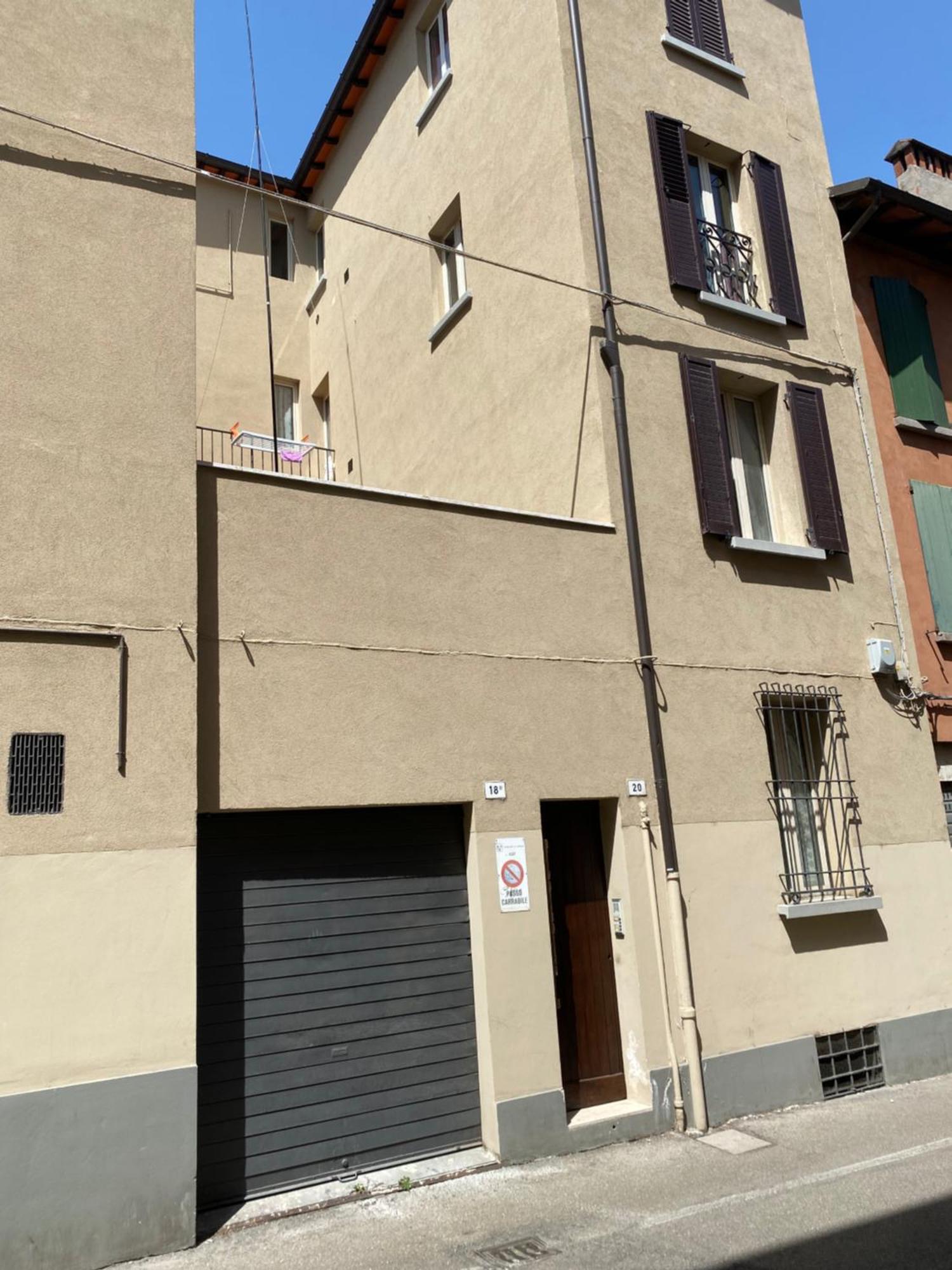 Appartamento Anna - Comfort E Stile In Centro Storico Imola Bagian luar foto