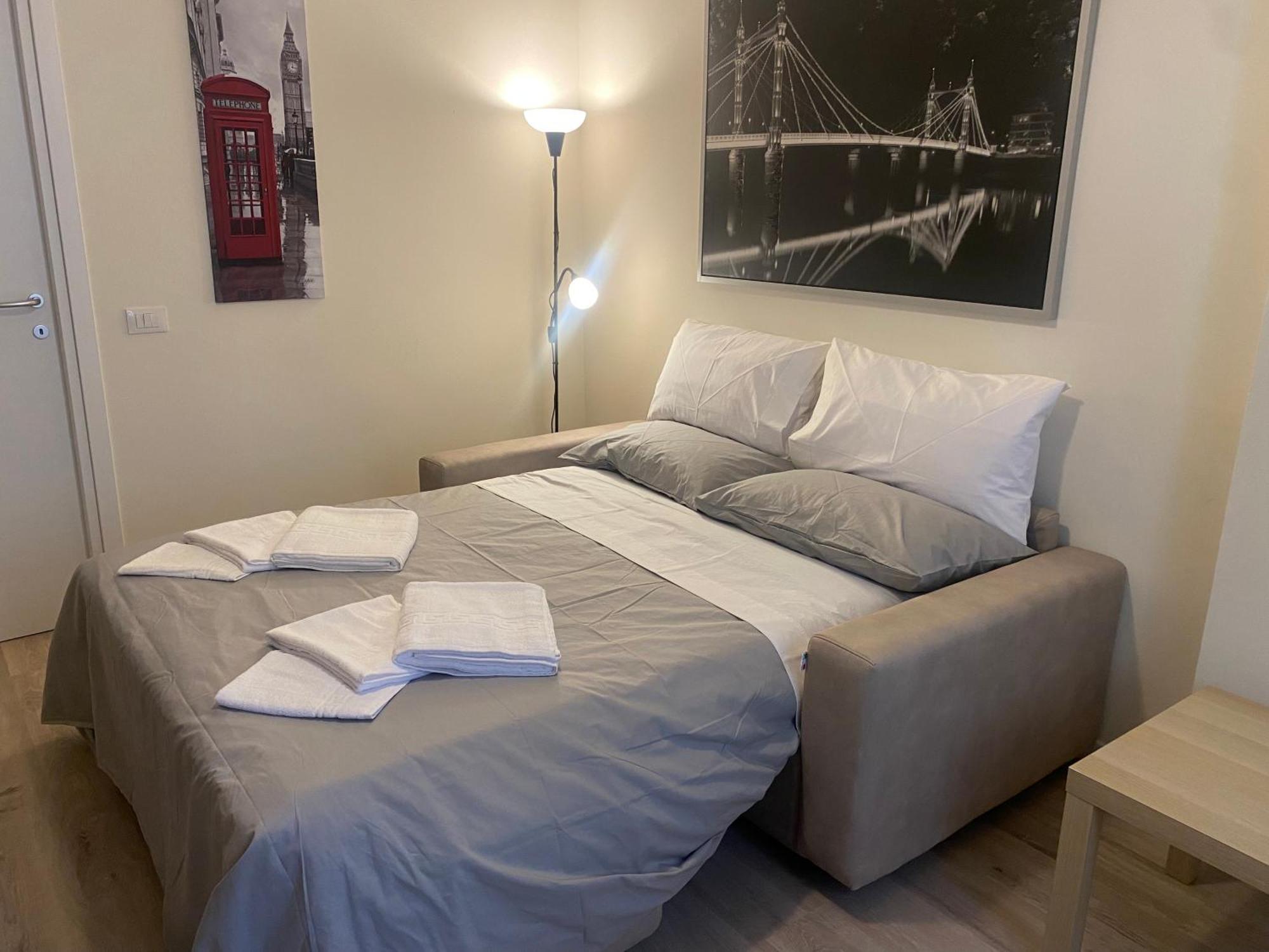 Appartamento Anna - Comfort E Stile In Centro Storico Imola Bagian luar foto