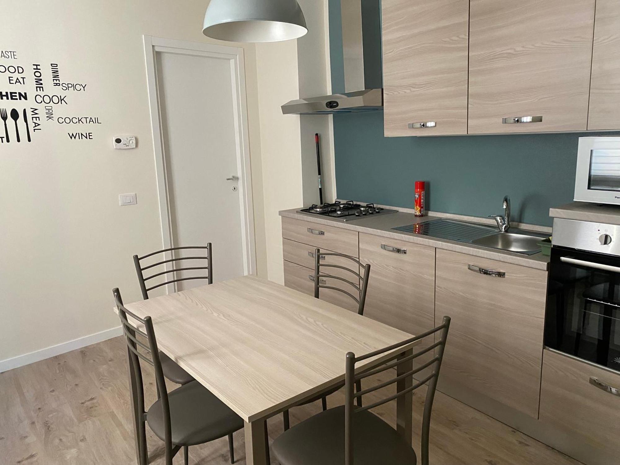 Appartamento Anna - Comfort E Stile In Centro Storico Imola Bagian luar foto